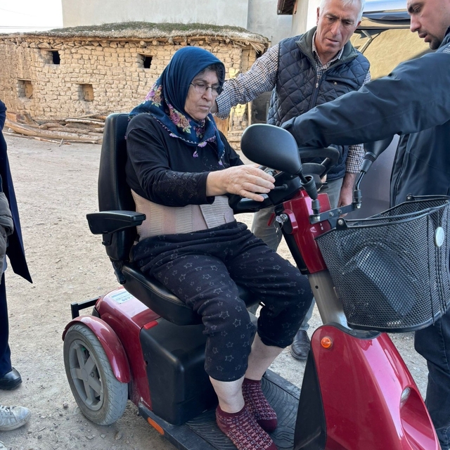 Kadınanalar Kültür Derneği'nden anlamlı hediye