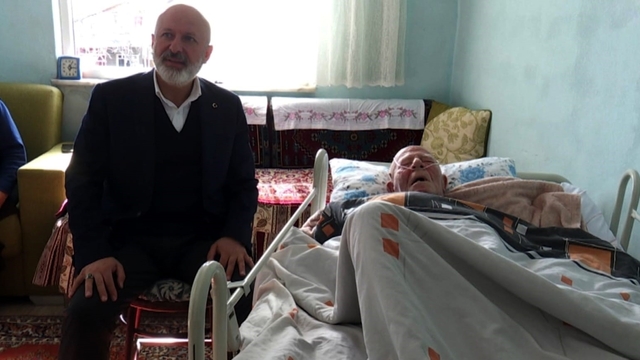 Başkan Çolakbayrakdar: "Hemşehrilerimizin gönlüne dokunmak için çalışıyoruz"
Kocasinan'da evde bakım hizmeti Ramazan'da da devam ediyor