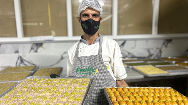 Van'da bayram öncesi 'tatlı telaşı' başladı
Tatlı ustalarından vatandaşlara "siparişi son güne bırakmayın" uyarısı