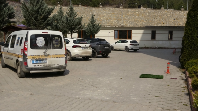 8'inci kattaki balkondan düşen genç hayatını kaybetti