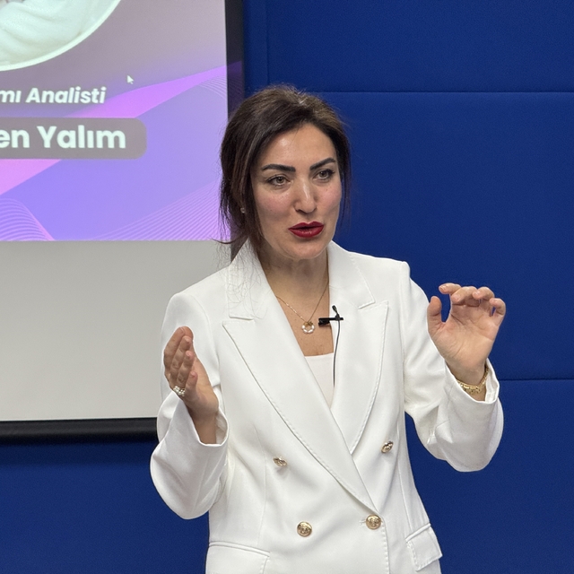 Kadınlar gününde "Eşsizliğin Tasarımı" söyleşisi düzenlendi