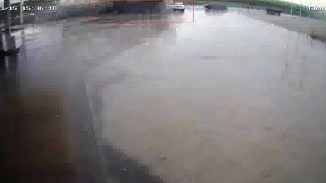 Diyarbakır'da tır otomobili biçti: 2 yaralı