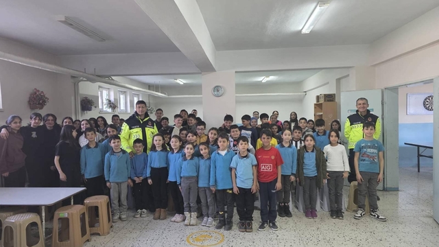 Merzifon'da öğrencilere trafik kuralları eğitimi verildi