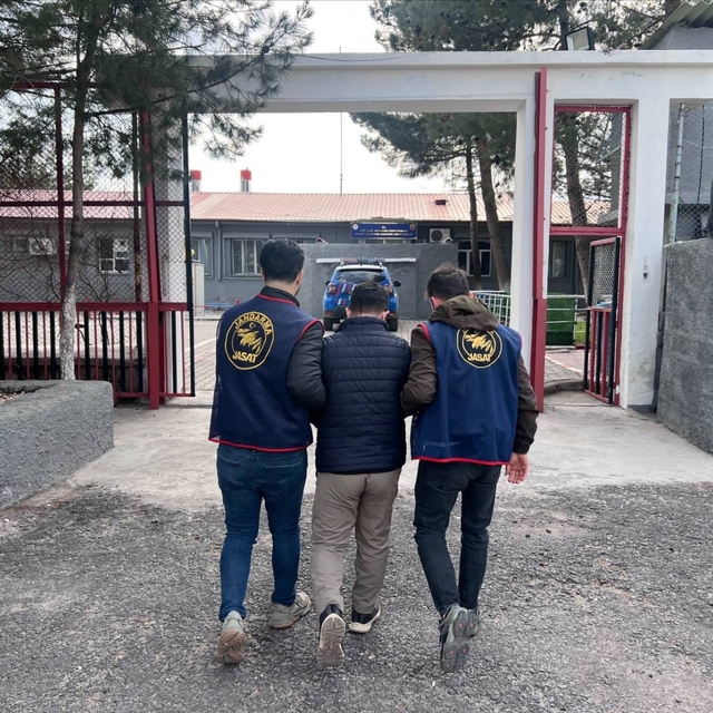 Diyarbakır'da haklarında kesinleşmiş hapis cezası bulunan 159 kişi yakaland...