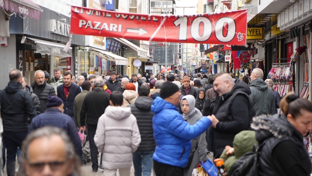 Çarşı-pazarda bayram hareketliliği