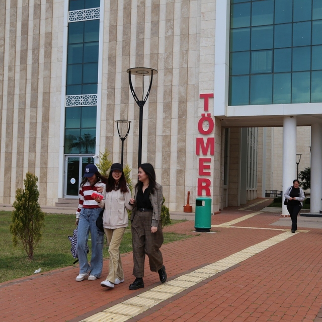 ALKÜ, yabancılara Türkçe öğretimi için sertifika programı başlatıyor