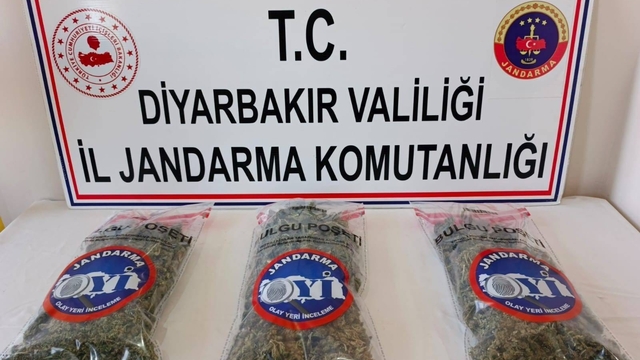 Diyarbakır'da 25 kilo esrar ele geçirildi