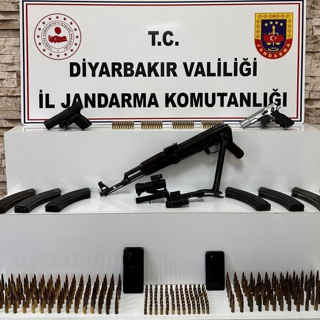 Diyarbakır'da silah kaçakçılığı operasyonu