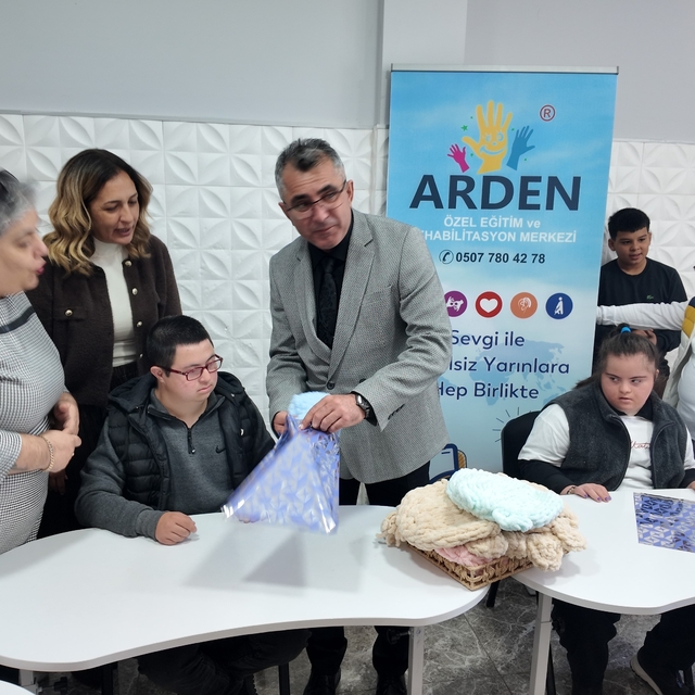 Söke'nin özel çocuklarından Şırnak'taki kardeşlerine sıcak hediye