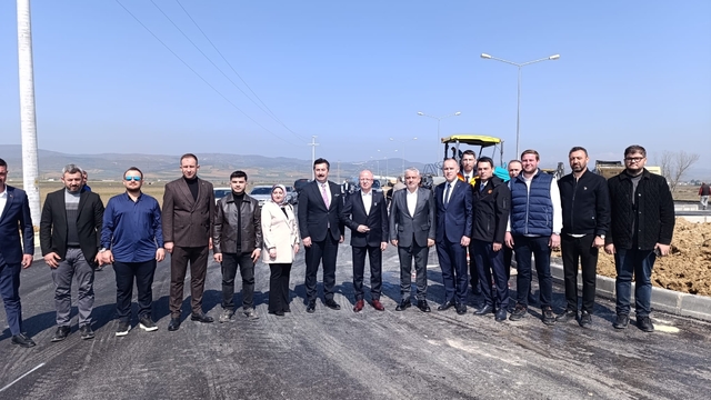 AK Parti heyeti Yenişehir'de yol çalışmalarını inceledi