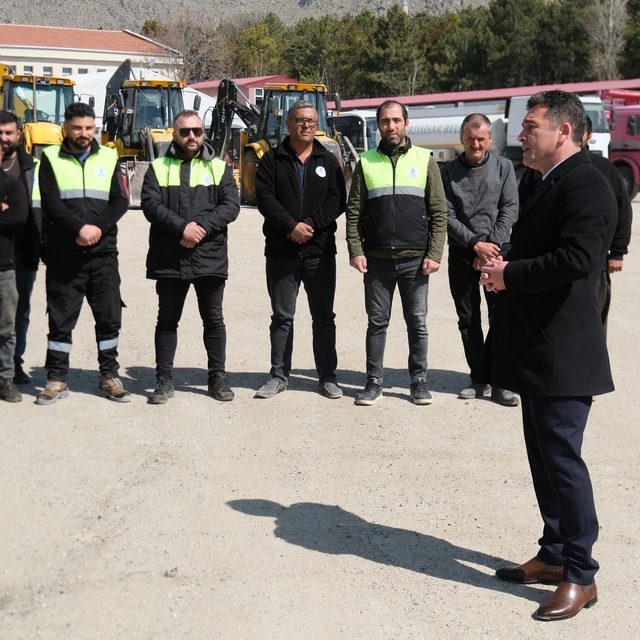 Başkan Dökmeci'den yüzleri güldüren bayram ikramiyesi