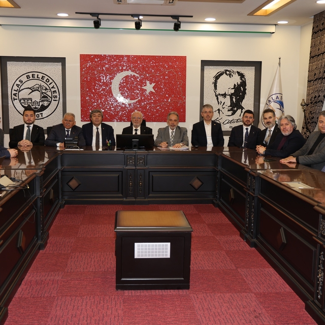 AK Parti Genel Başkanvekili Elitaş, Talas Belediye Başkanı Yalçın'ı ziyaret...
