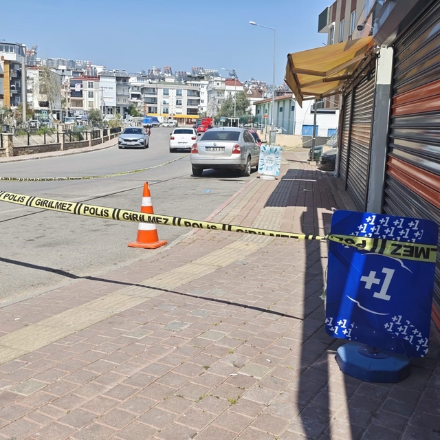 Antalya'da esnaf kavgası kanlı bitti: 1 ölü, 2 yaralı