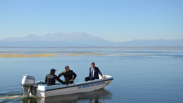 Beyşehir'de av yasağı sürerken balık tezgahlarında süre şartı