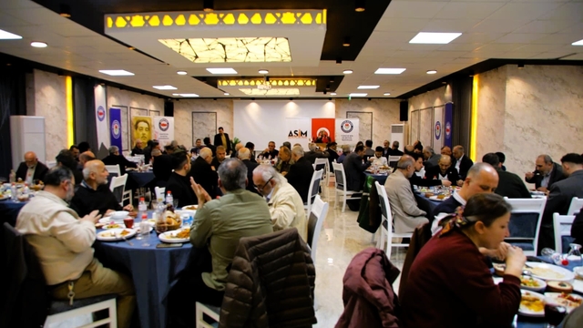 Adana'da sivil toplum ve eğitim camiası iftarda buluştu