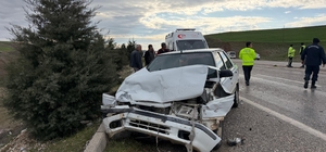 Adıyaman'da otomobil ile hafif ticari aracın çarpıştığı kazada 5 kişi yaralandı