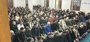 Sakarya'da Kadir Gecesi'nde vatandaşlar camilere akın etti