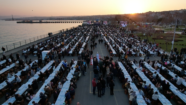 Tekirdağ'da 11 bin kişi birlikte iftar yaptı