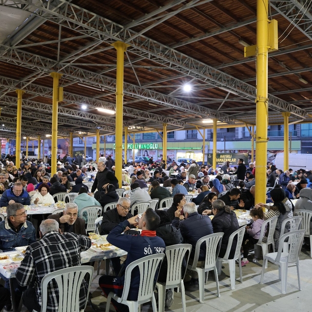 Başkan Çerçioğlu, vatandaşları iftar sofrasında buluşturuyor