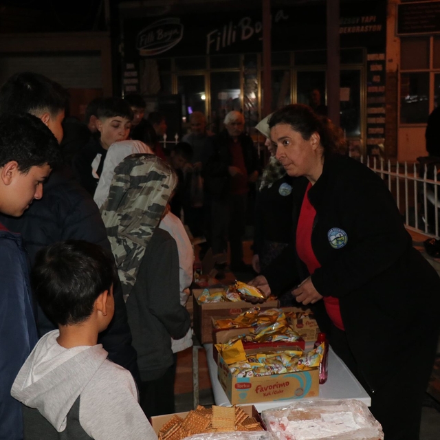 Bozdoğan Belediyesi'nden Kadir Gecesi'nde vatandaşlara ikram