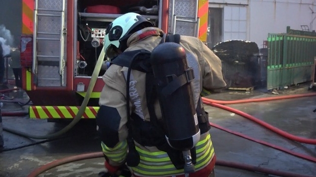 Kahramanmaraş'ta yangına müdahale eden itfaiye eri darbedildi