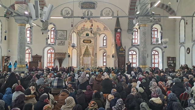 Kütahya'da bayanlara özel Kadir Gecesi programı