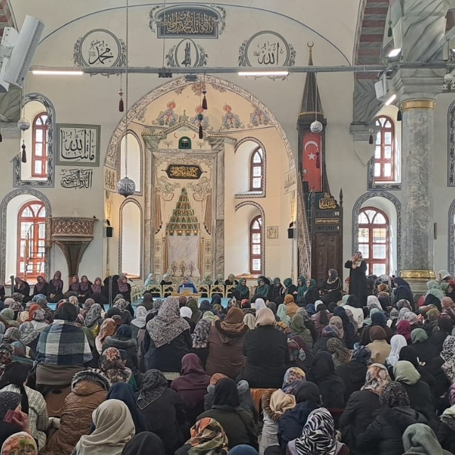 Kütahya'da bayanlara özel Kadir Gecesi programı