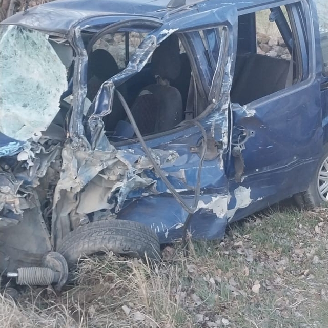 Hurdaya dönen araçlarda 1 kişi öldü, bir kişi yaralandı