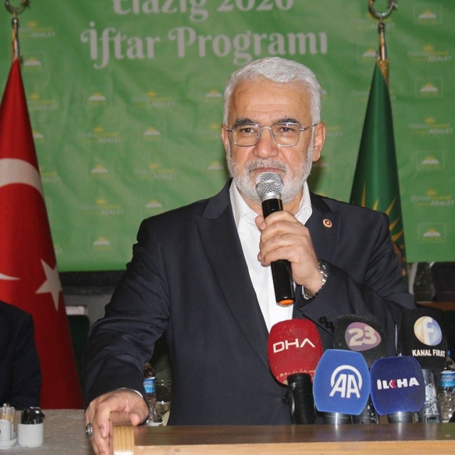 Zekeriya Yapıcıoğlu: Birbirimizle vuruşmamızı izlemek istiyorlar, bu oyuna...