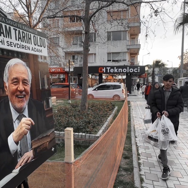 Turgutlu'da esnaftan İlber Ortaylı için helva hayrı