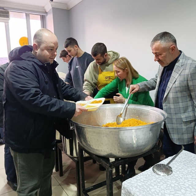 AK Parti Pazaryeri teşkilatı iftarda buluştu