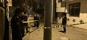 Silahlı kavgada evinin önünde duran genç kadın başından vurularak hayatını kaybetti