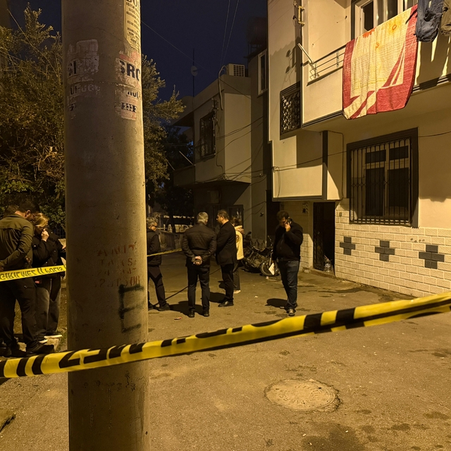 Silahlı kavgada sokaktan geçen genç kız öldü, 1 kişi de yaralı