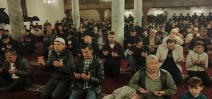 Kadir Gecesi huşu içinde idrak edildi