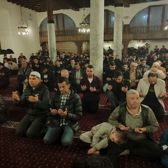 Kadir Gecesi huşu içinde idrak edildi