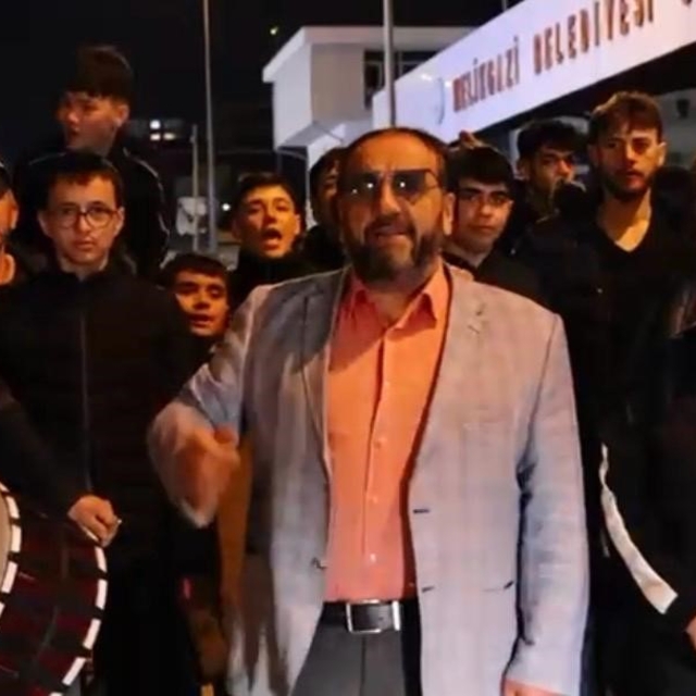 Kayseri'de mahalleliden 'Kabe de Hacılar' performansı