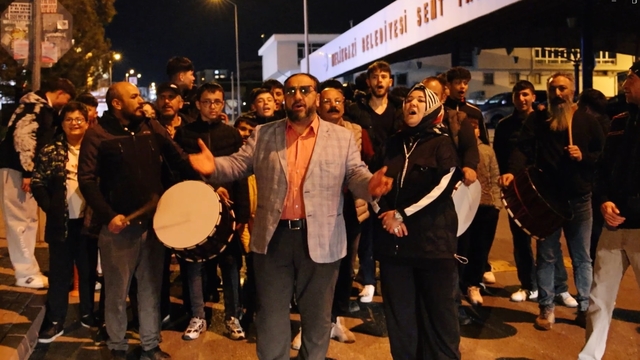 Kadın muhtar ve ramazan davulcularından 'Kadir Gecesi'nde ilahili klip