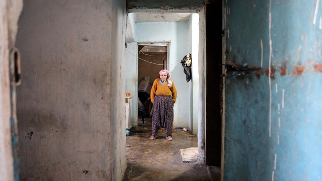 Hurdacı kadın, belediyeden aldığı gıda destek kartını Gazze'ye bağışladı