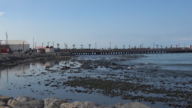 Kuvvetli fırtına sonrası İskenderun Körfezi'nde deniz suyu çekildi