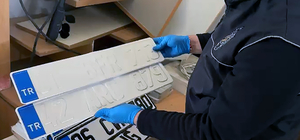 Sahte plaka basıp, satan şüphelilere operasyon; 4 tutuklama