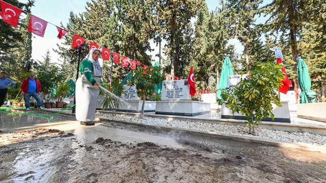 Mersin'de bayram hazırlıkları tamamlandı
Bayram boyunca toplu taşıma hizmetleri ücretsiz verilecek