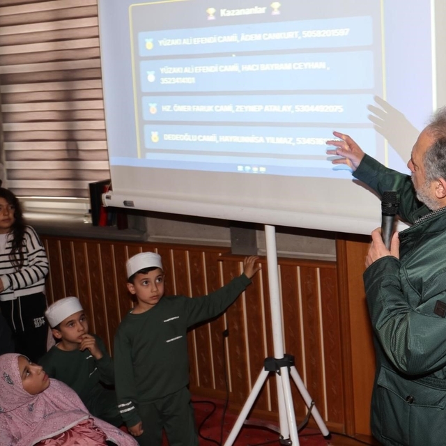 Talas'ta teravihte buluştular, sürprizlerle tanıştılar