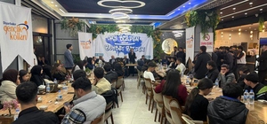 Çermik'te gençlerle "Çay Bizden Sohbet Sizden" programı