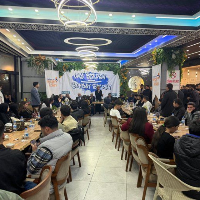 Çermik'te gençlerle "Çay Bizden Sohbet Sizden" programı