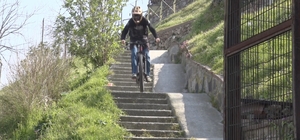 Adrenalin dolu anlar kask kamerasında...Bursalı genç Dünya Şampiyonası'na hazırlanıyor Bursalı genç sporcu Almanya'da Türkiye'yi temsil edecek Bursalı genç sporcunun hedefi dünya kupasını almak