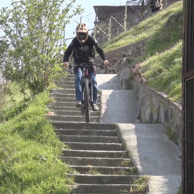 Adrenalin dolu anlar kask kamerasında...Bursalı genç Dünya Şampiyonası'na h...