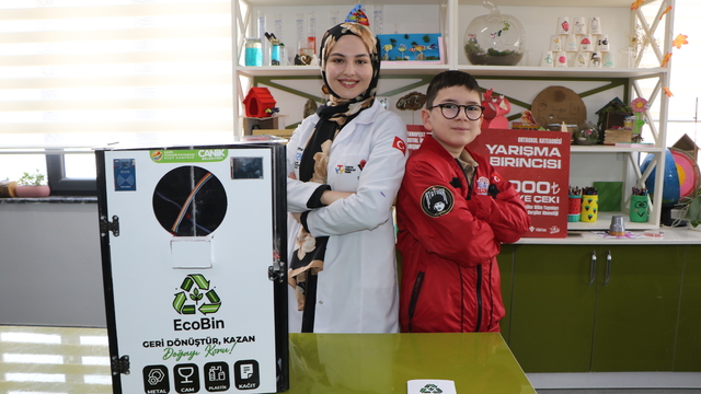 Eğitimi için her hafta 130 kilometre yol katetti, TEKNOFEST'ten ödülle döndü