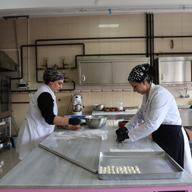 Olgunlaşma Enstitüsünde bayram için alınan tatlı siparişleri doğal malzemel...