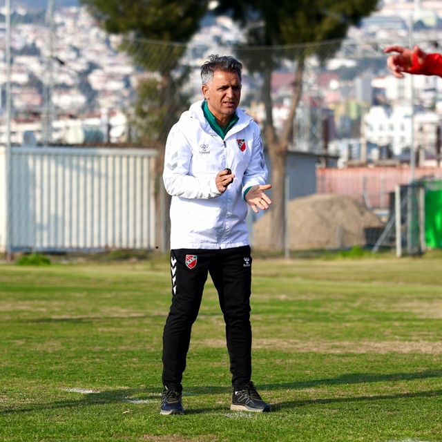 Karşıyaka'nın gözü final haftalarında