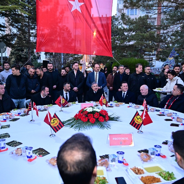 Eskişehir Taraftarlar Birliği Derneği tarafından iftar programı düzenlendi